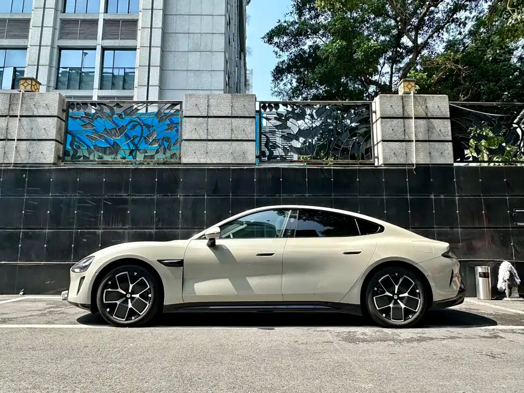 XIAOMI CAR XIAOMI SU7