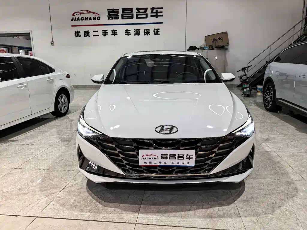 Hyundai Elantra — миниатюра 9