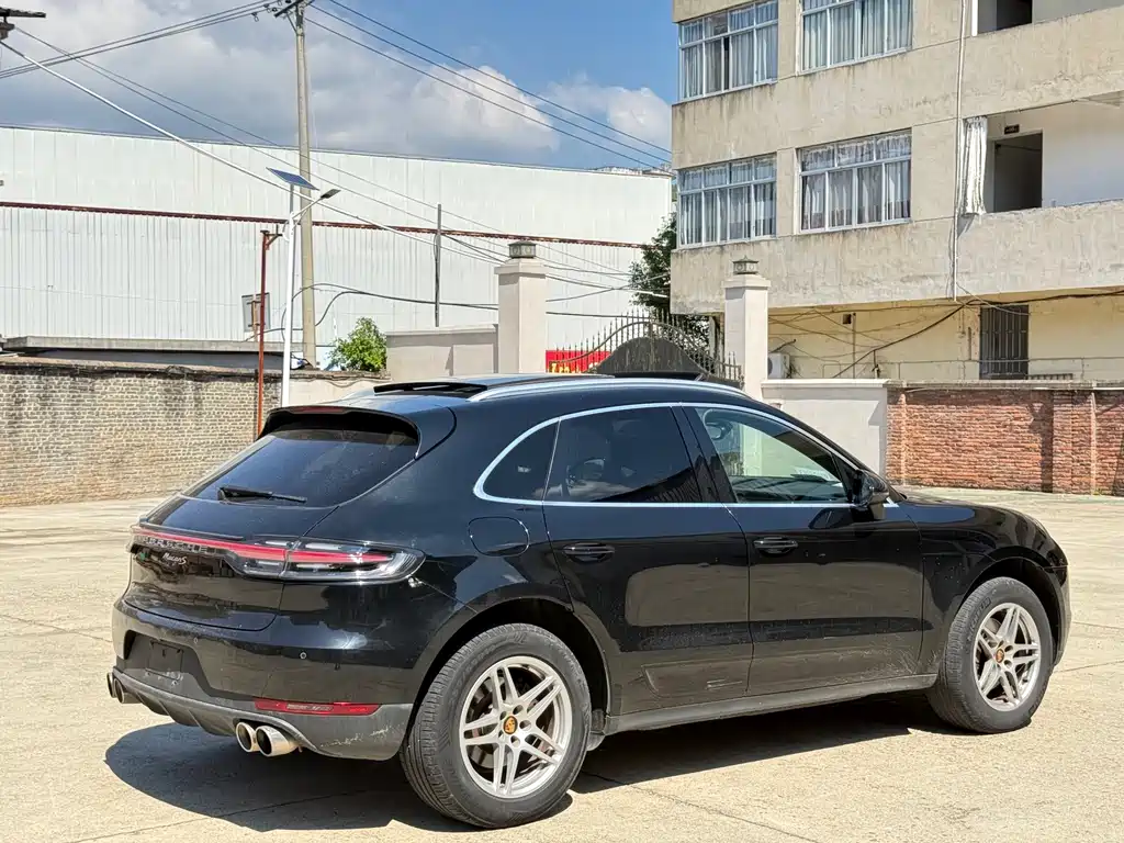 Porsche Macan — миниатюра 9