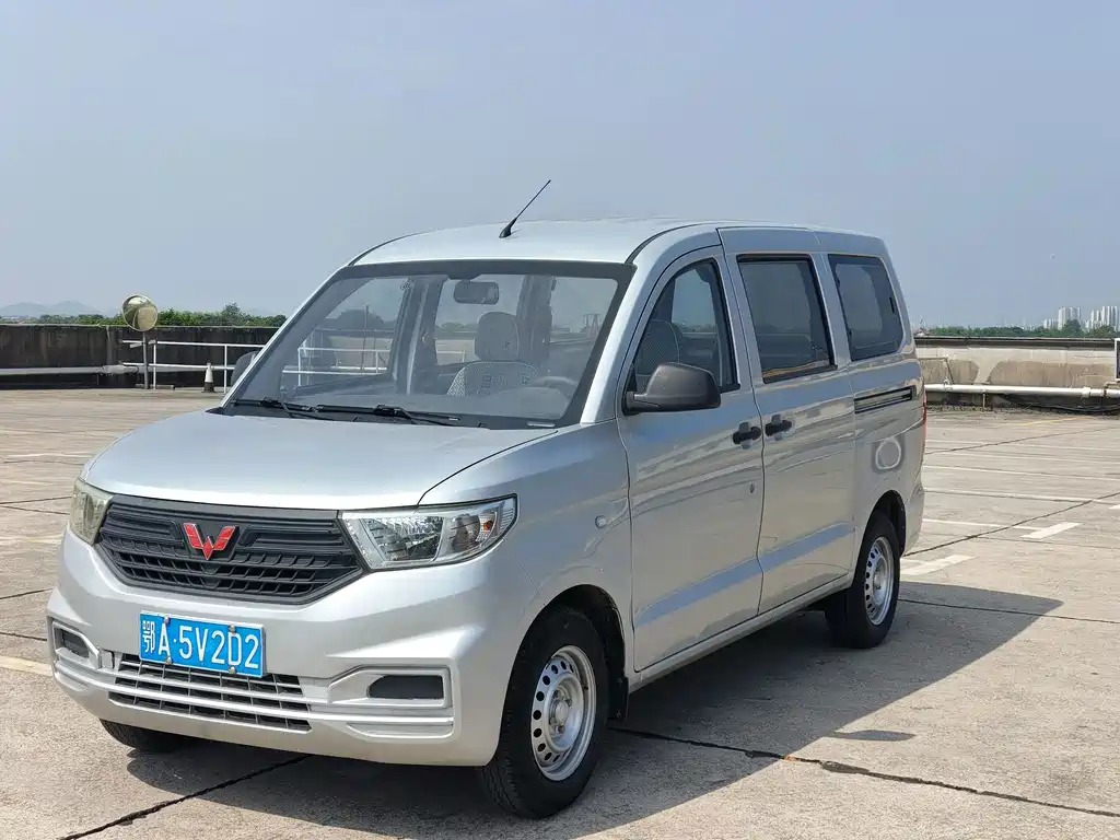 Wuling Hongguang V — миниатюра 3