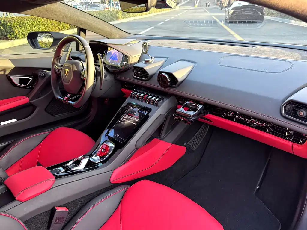 LAMBORGHINI HURACÁN