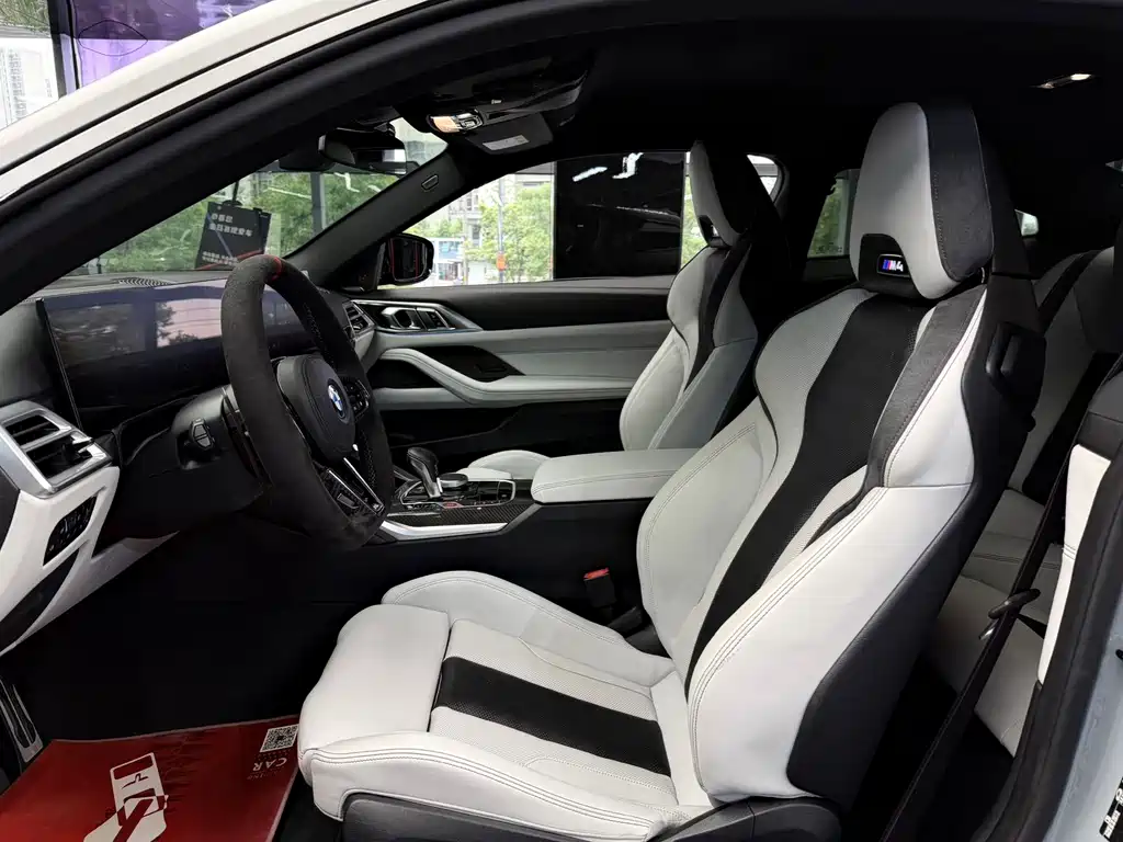 BMW M4 2024 M4