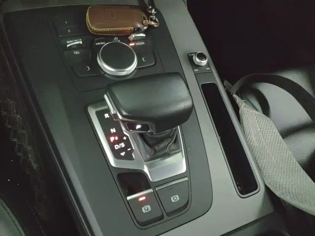Audi Q5L — миниатюра 14