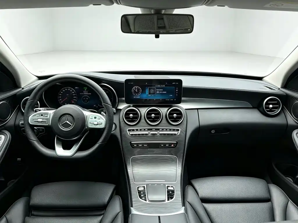 Mercedes-Benz C-Class — миниатюра 6