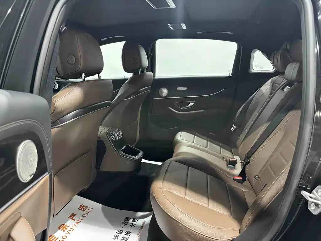 Mercedes-Benz E-Class — миниатюра 5