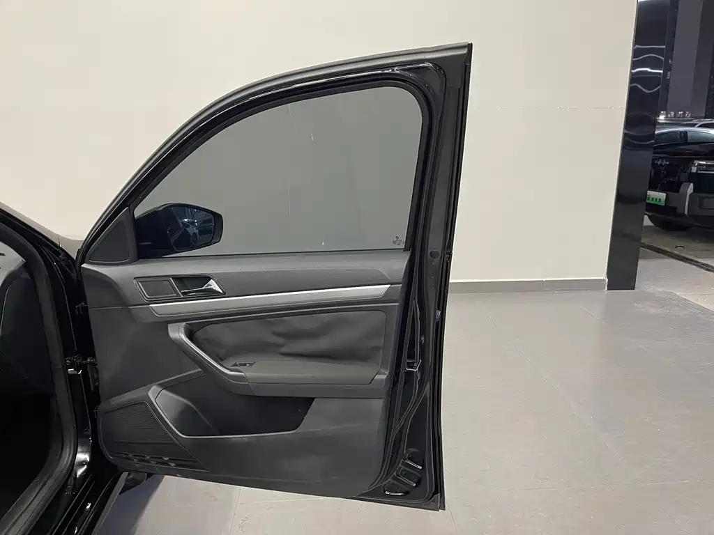 Volkswagen Lavida — миниатюра 25