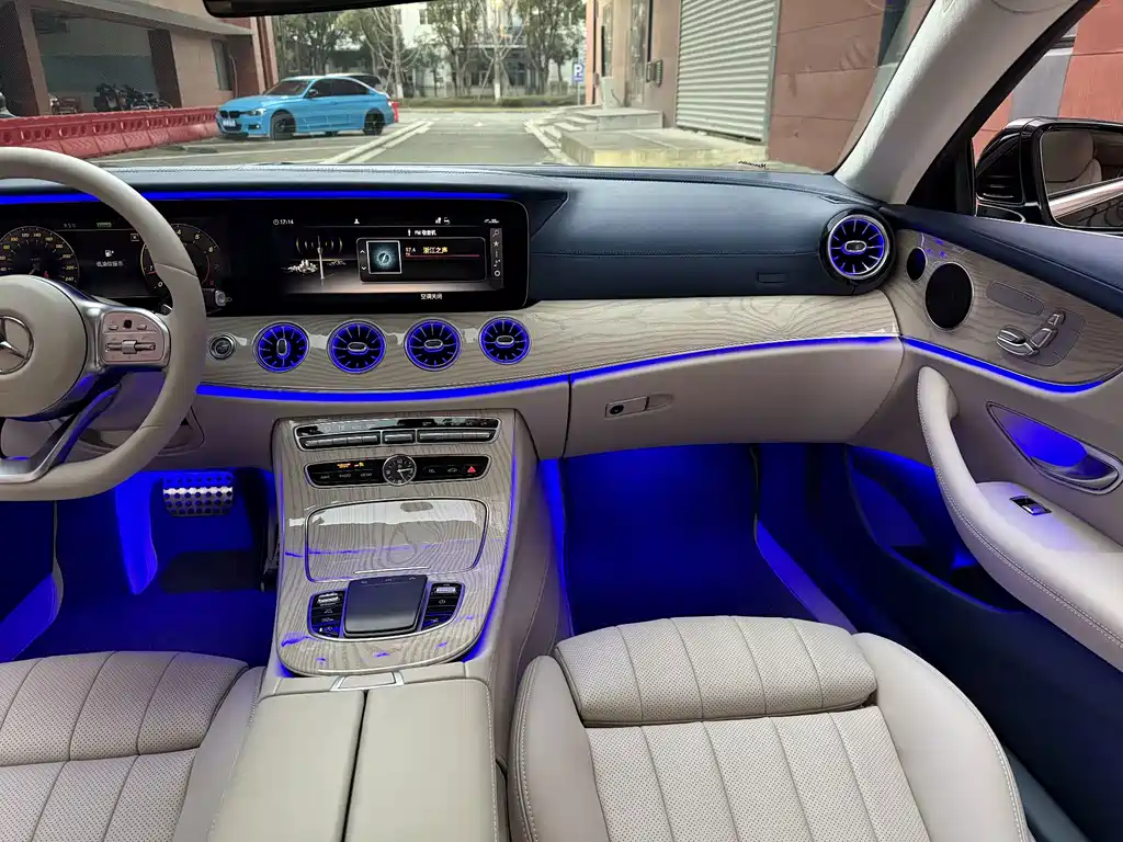 Mercedes-Benz E-Class (Import) — миниатюра 21