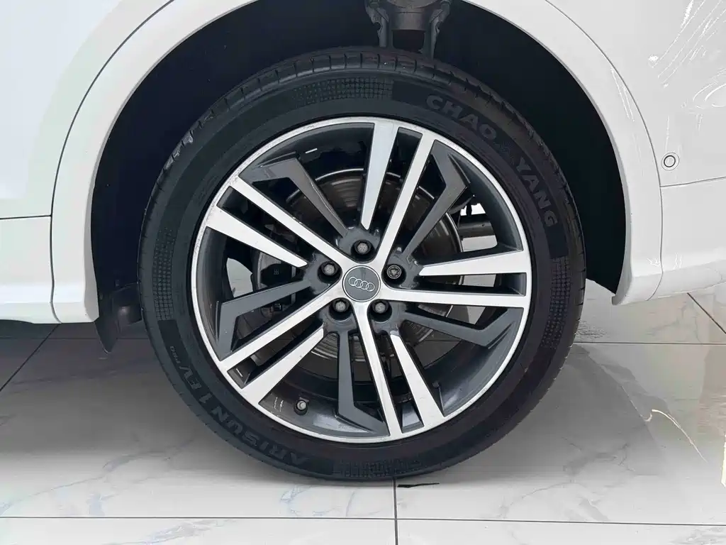 Audi Q5L — миниатюра 6
