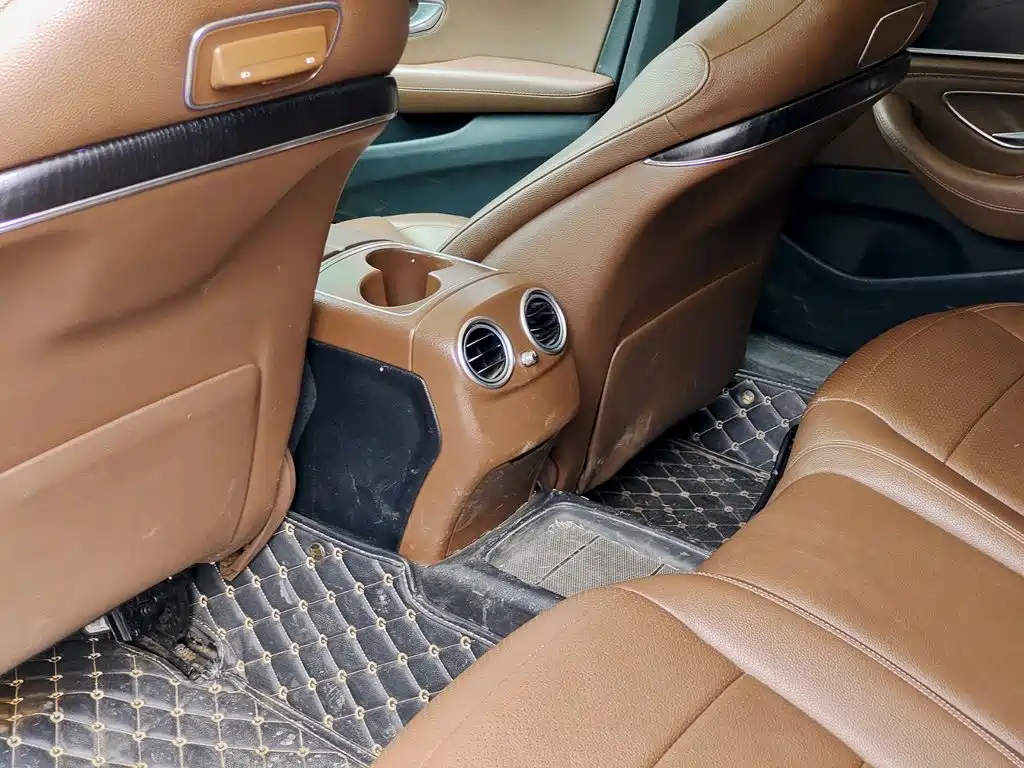 Mercedes-Benz E-Class — миниатюра 9