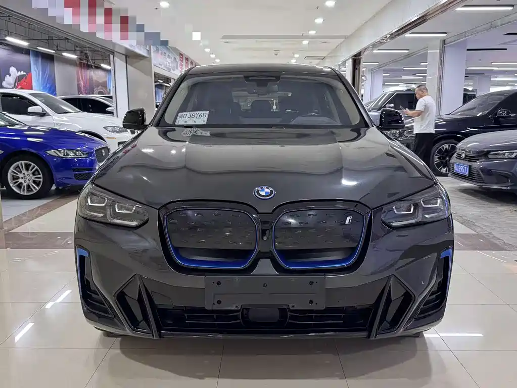 BMW iX3 — миниатюра 2