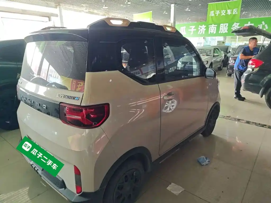 Wuling MINIEV — миниатюра 4