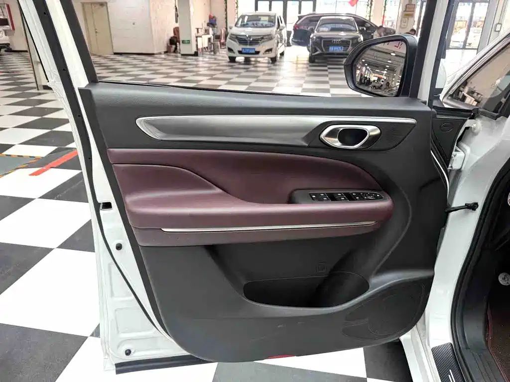 GAC Motor Trumpchi M6 — миниатюра 6