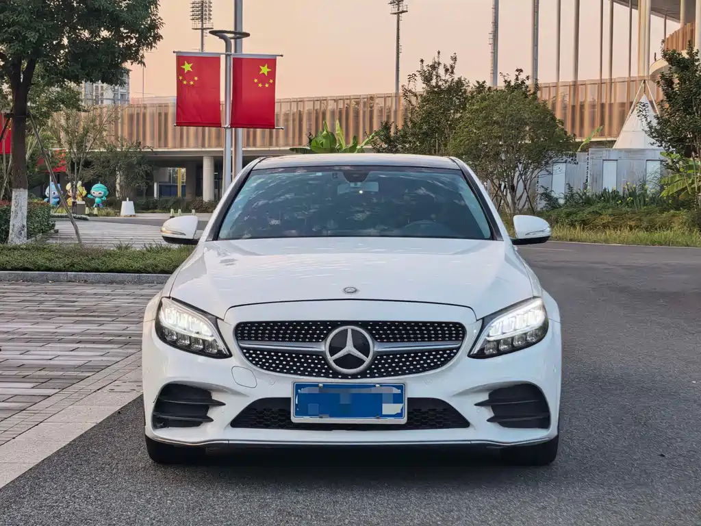 Mercedes-Benz C-Class — миниатюра 2