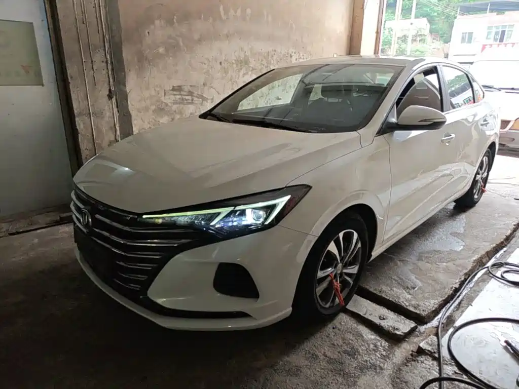 Changan Eado — миниатюра 2
