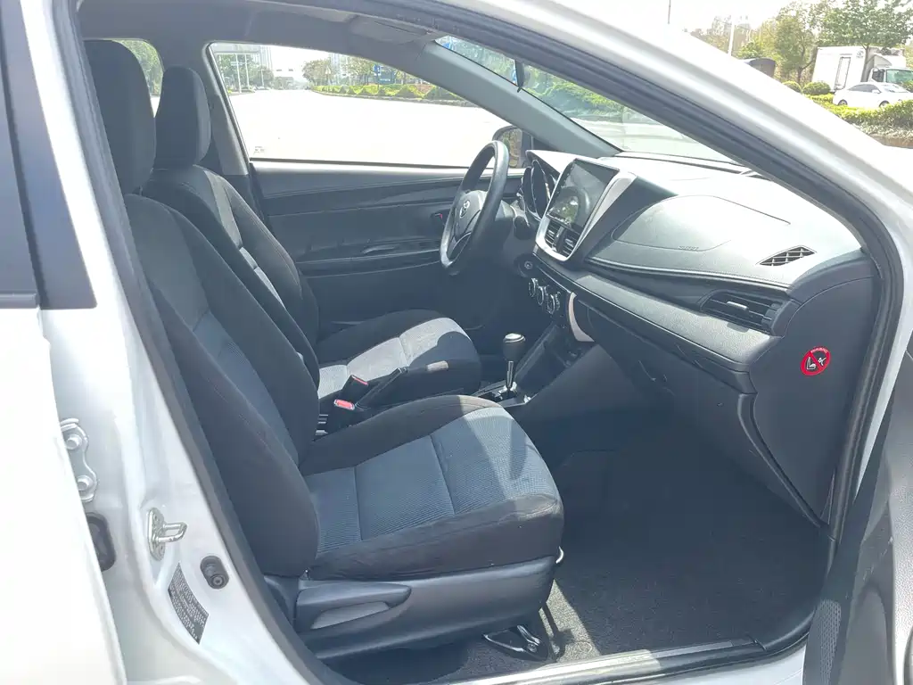 TOYOTA YARIS L ZHIXUAN