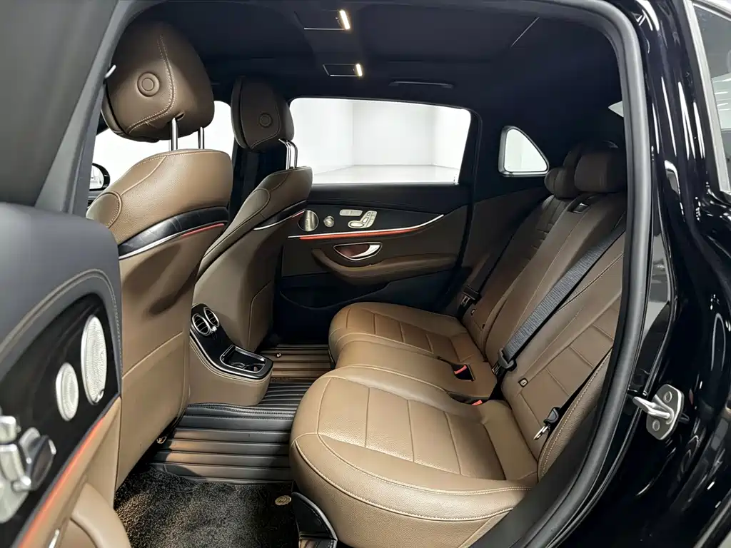 Mercedes-Benz E-Class — миниатюра 9