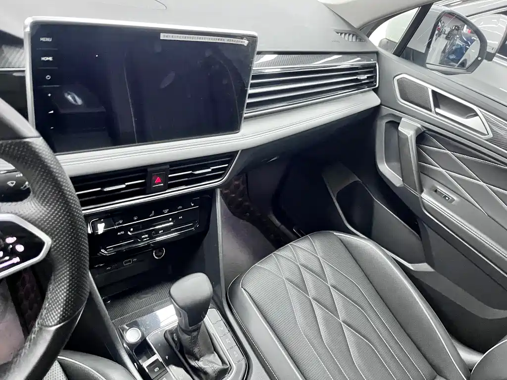 Volkswagen Tiguan L — миниатюра 5