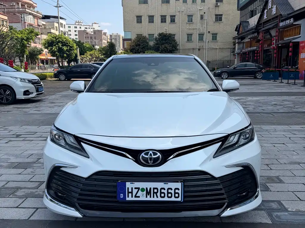 TOYOTA CAMRY