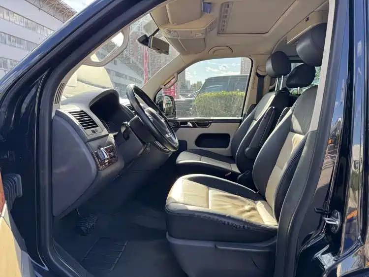Volkswagen Multivan — миниатюра 4
