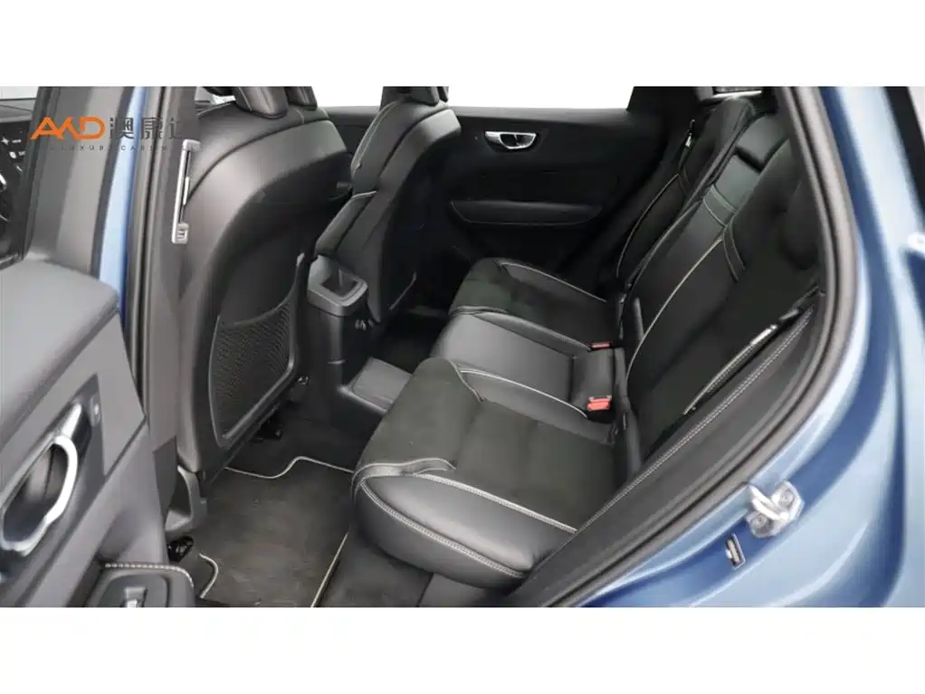 Volvo XC60 PHEV — миниатюра 7