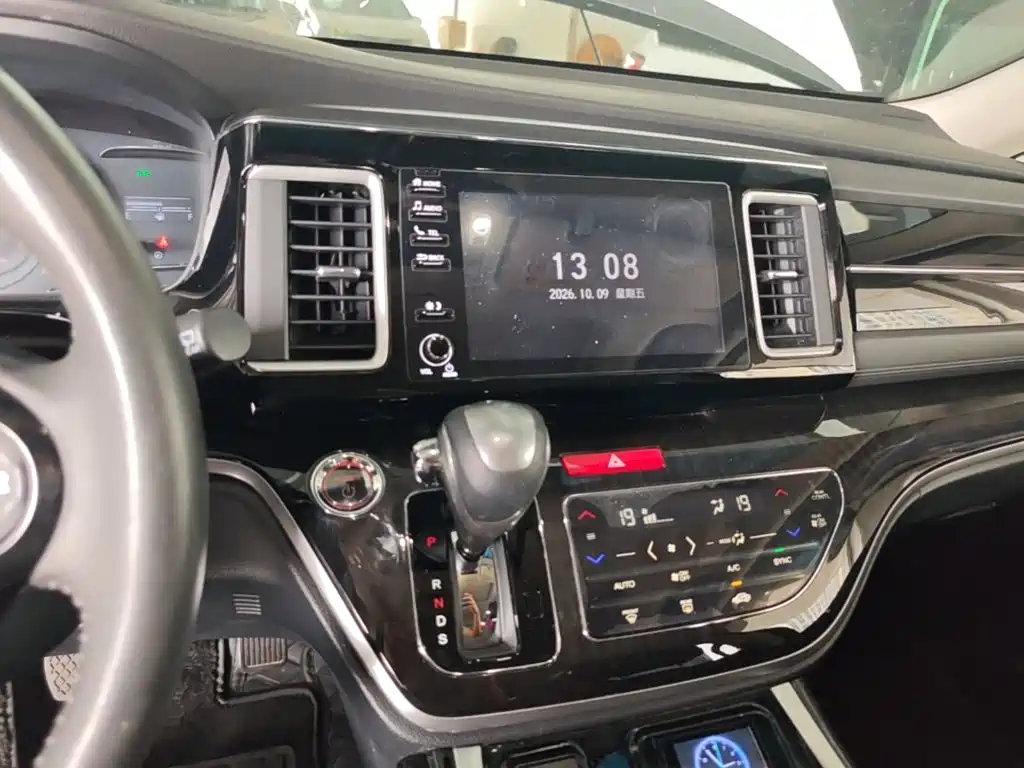 Honda Elysion — миниатюра 13