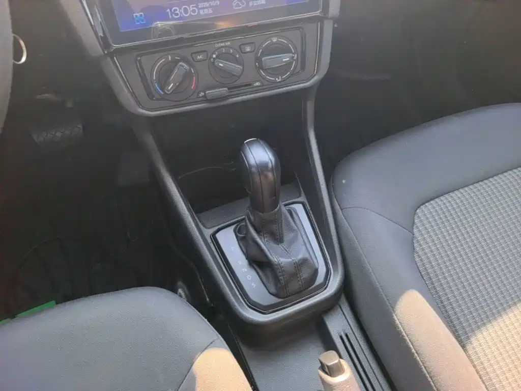 Volkswagen Santana — миниатюра 14