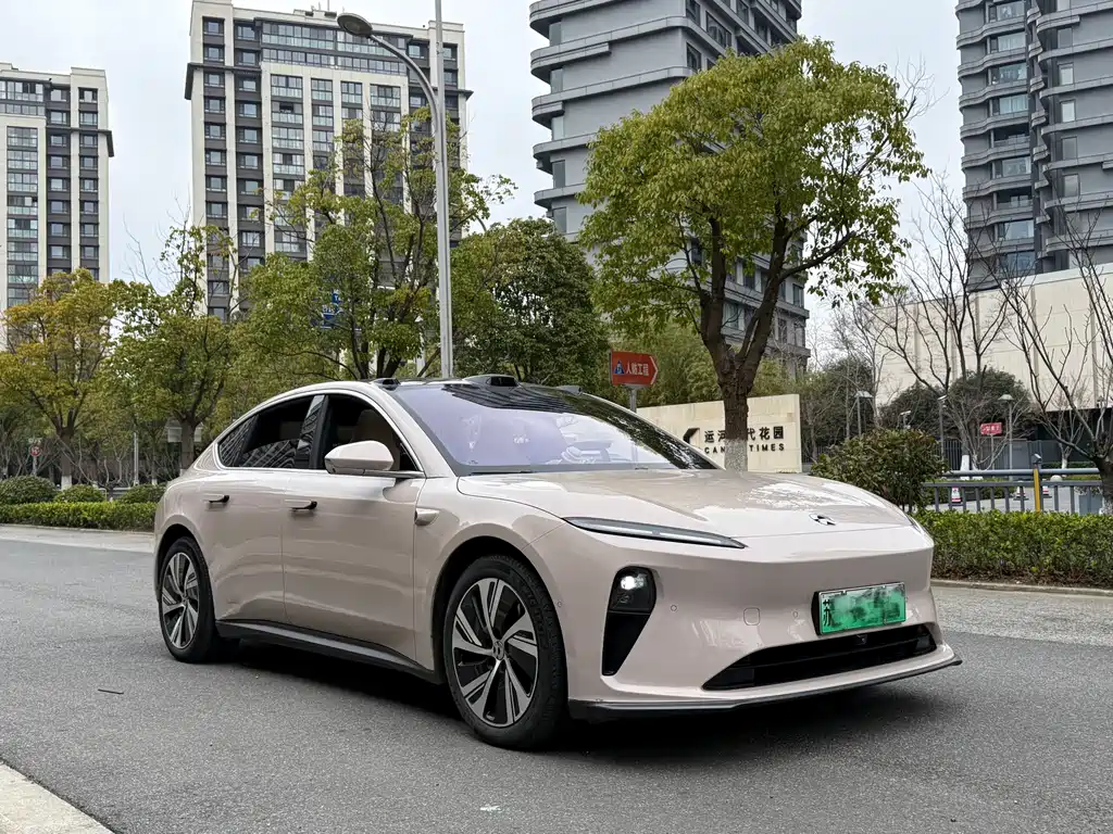NIO NIO ET5