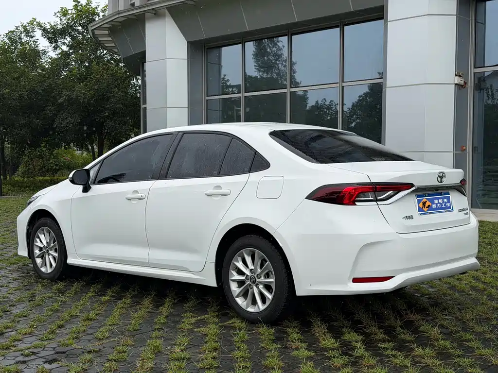 Toyota Corolla — миниатюра 6