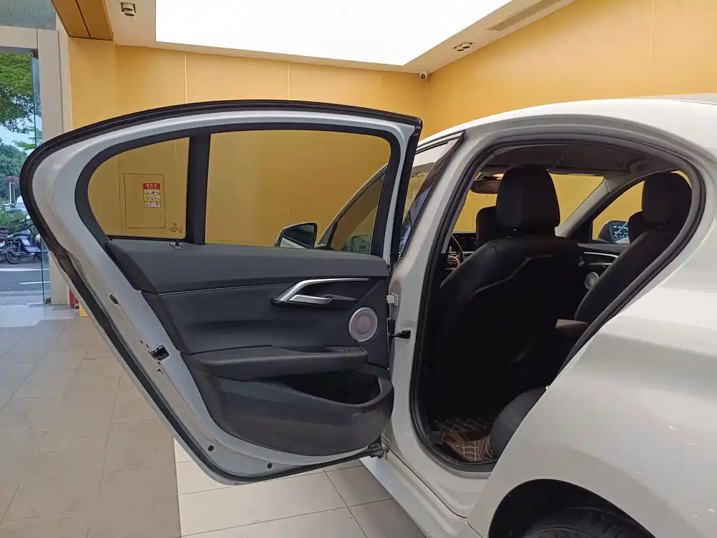 BMW 1 Series — миниатюра 21