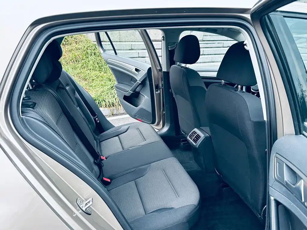 Volkswagen Golf — миниатюра 12