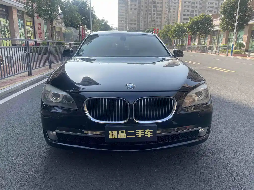 BMW 7 Series — миниатюра 2