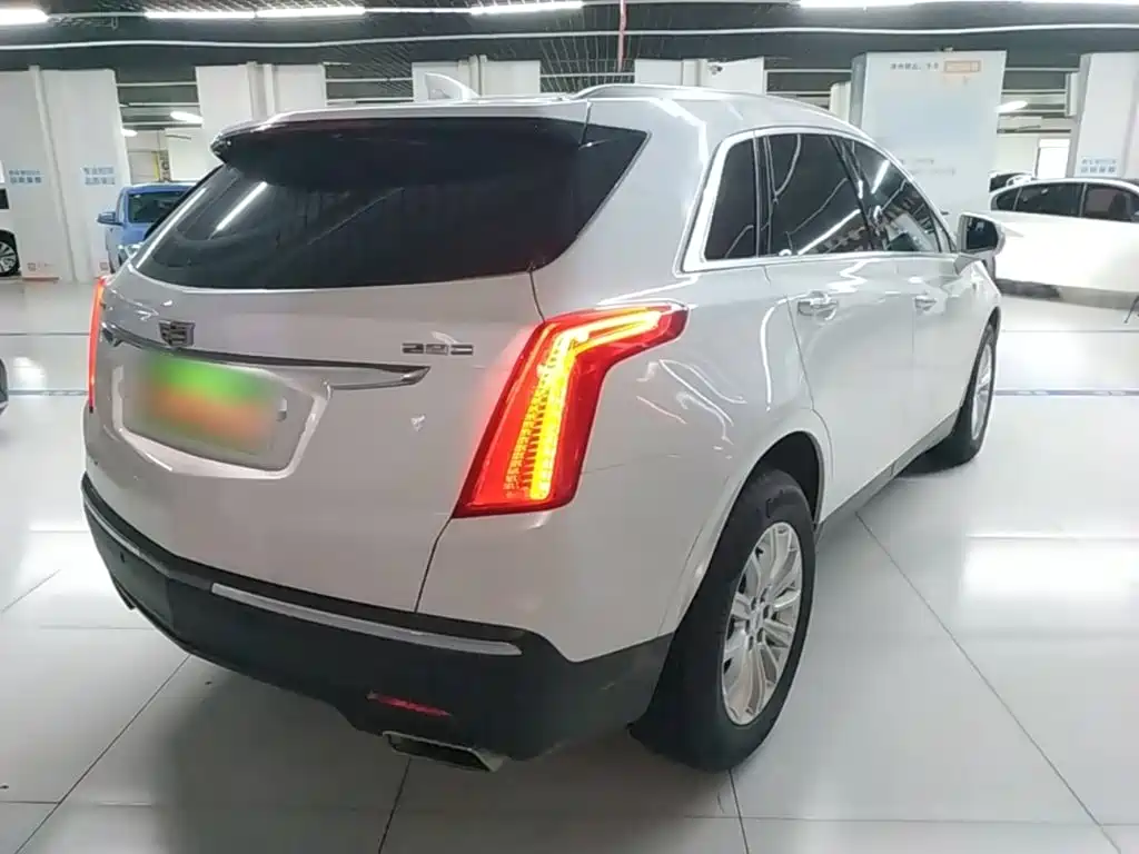 Cadillac XT5 — миниатюра 7