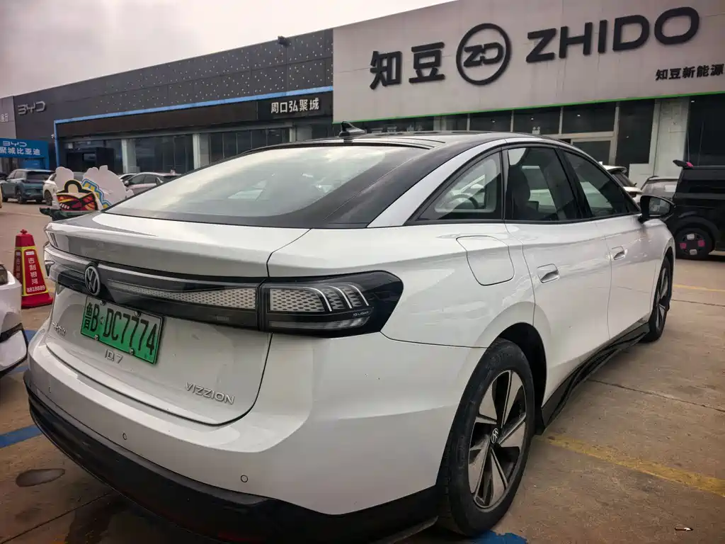 VOLKSWAGEN ID.7 VIZZION