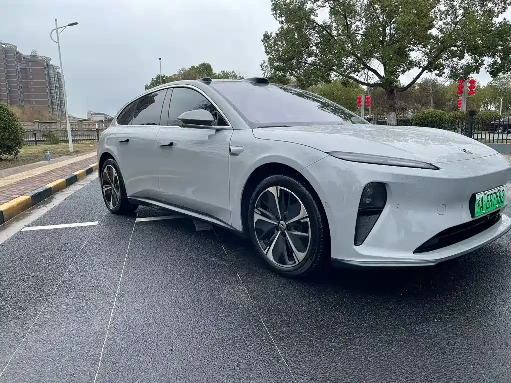 NIO NIO ET5T
