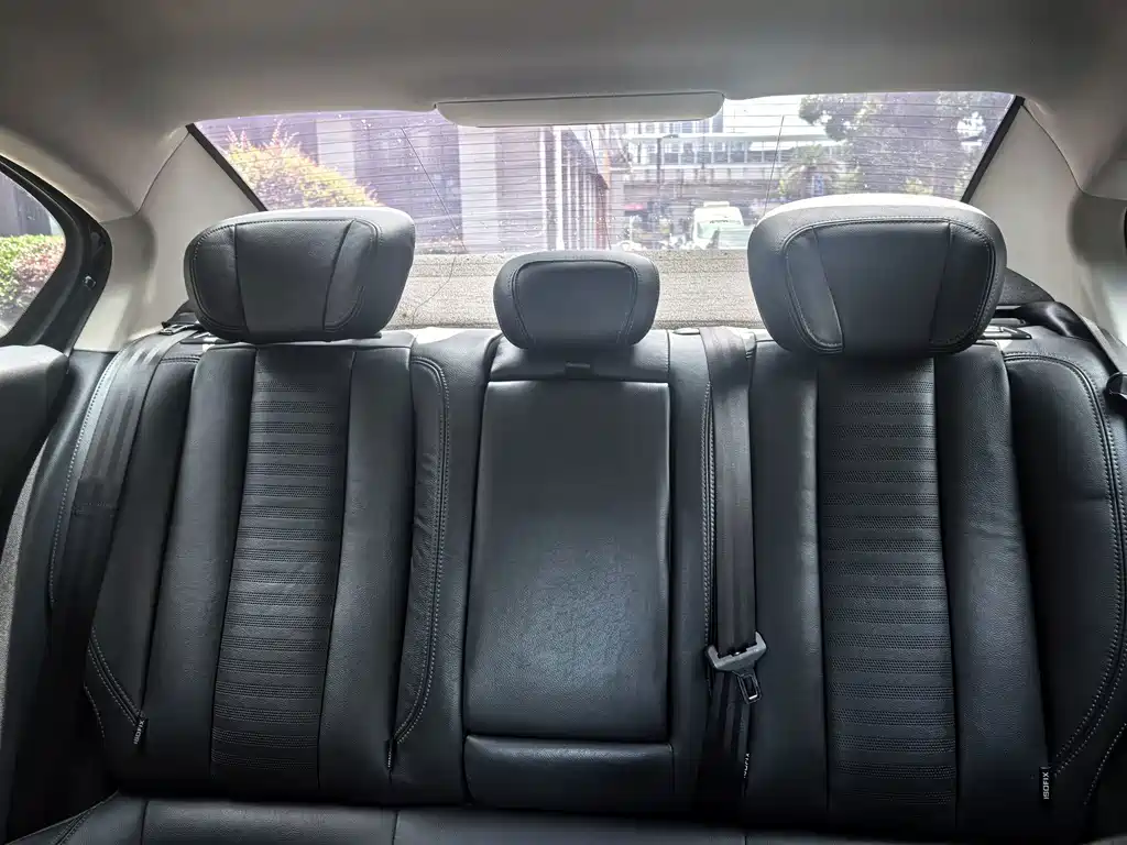 Peugeot 408 — миниатюра 15