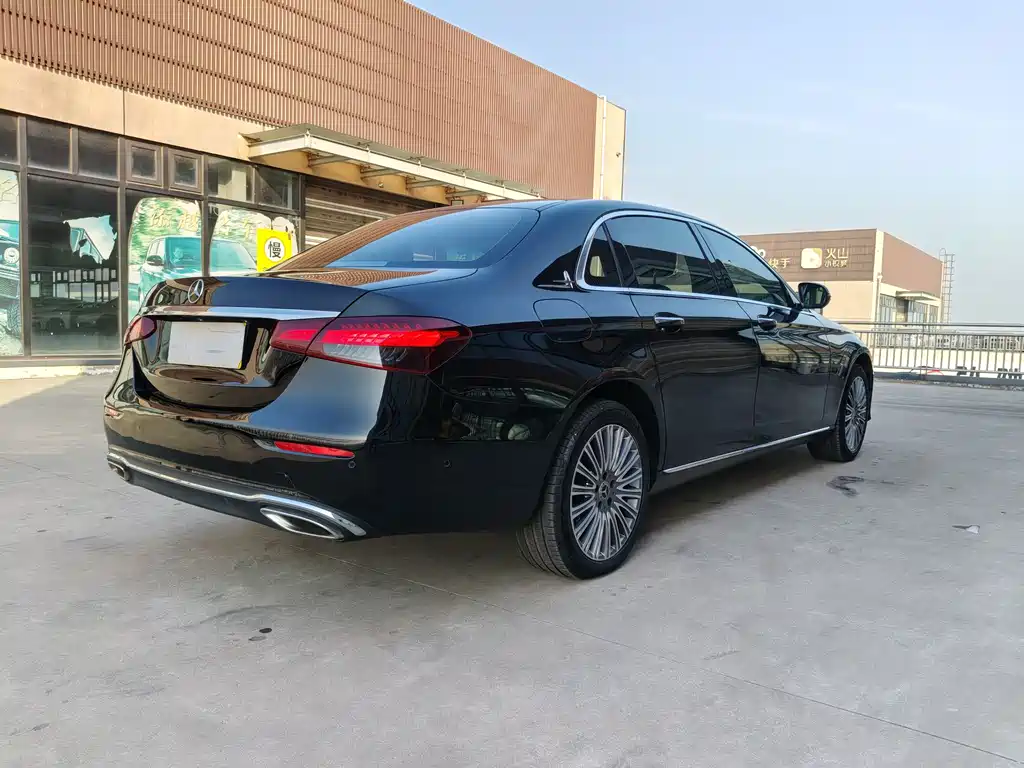 MERCEDES-BENZ E CLASS