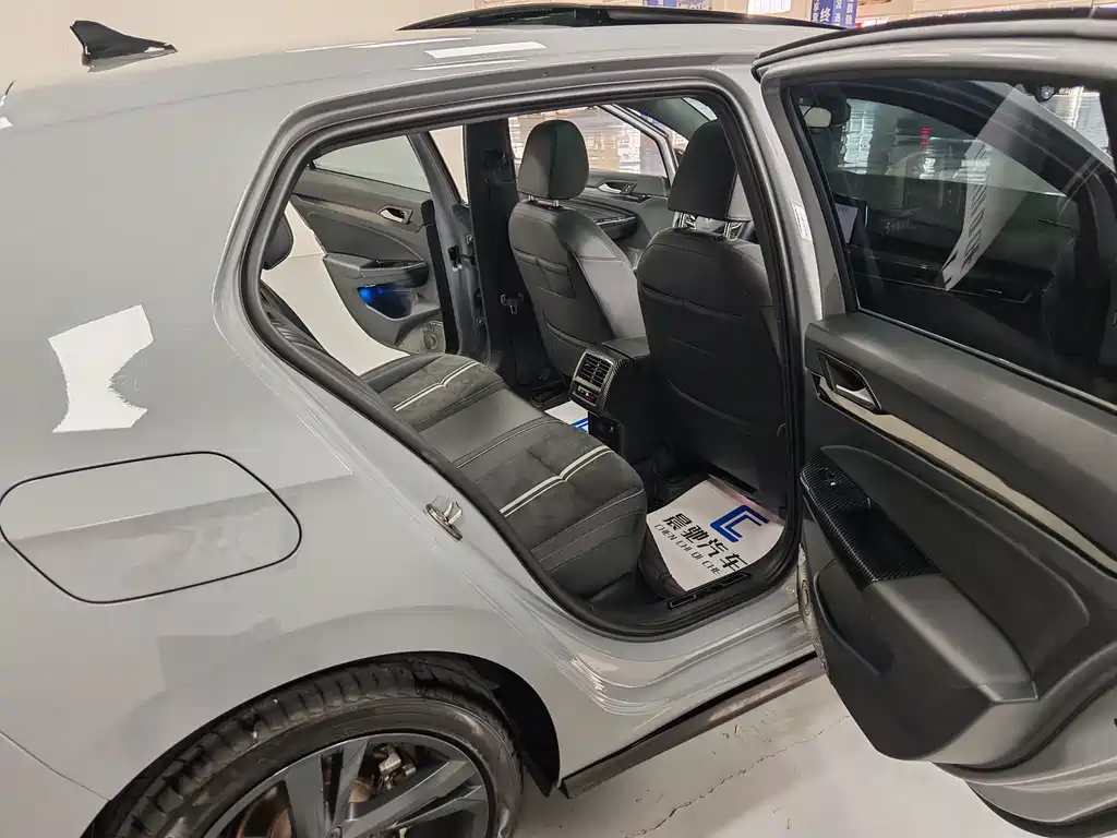 Volkswagen Golf — миниатюра 10