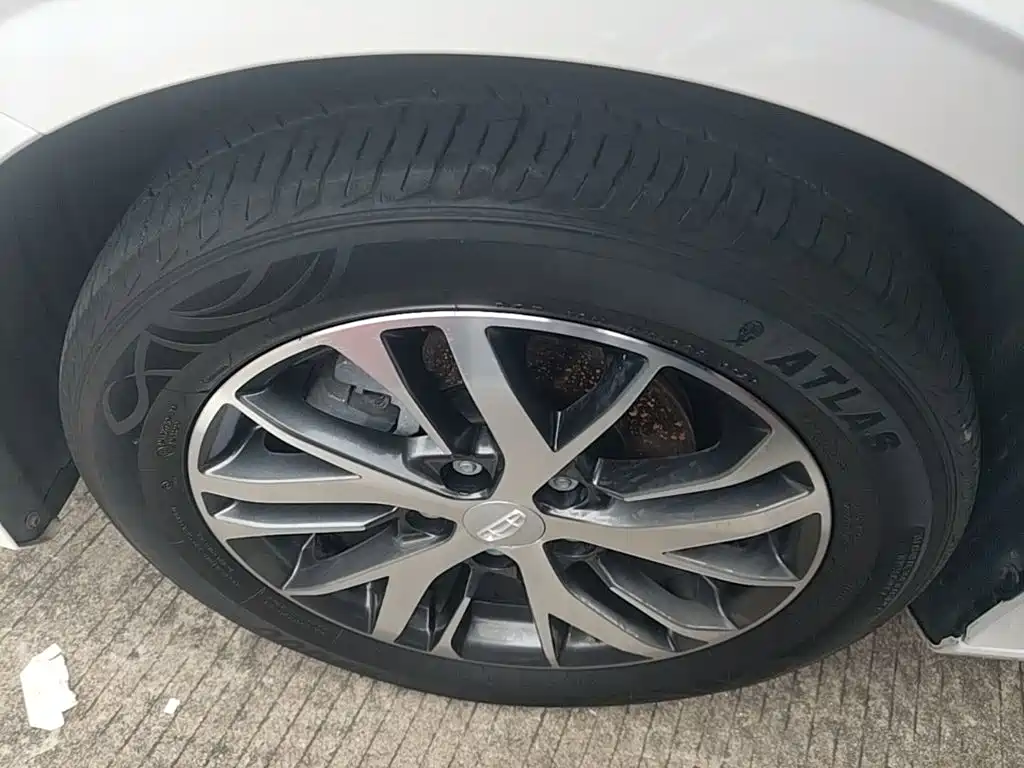 Geely Emgrand — миниатюра 23