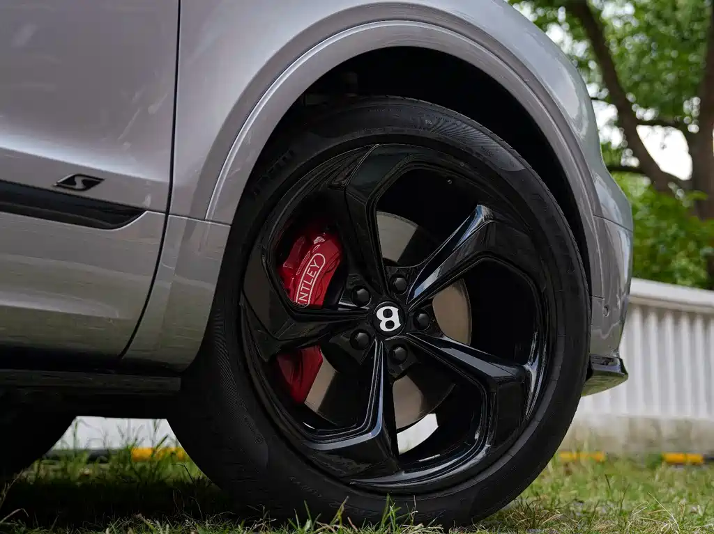 Bentley Bentayga — миниатюра 8