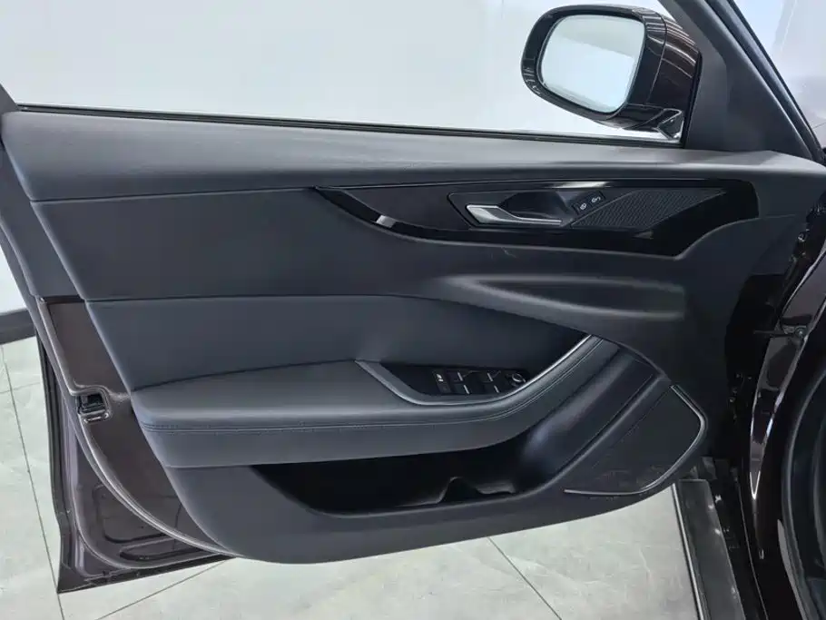 Jaguar XEL — миниатюра 7