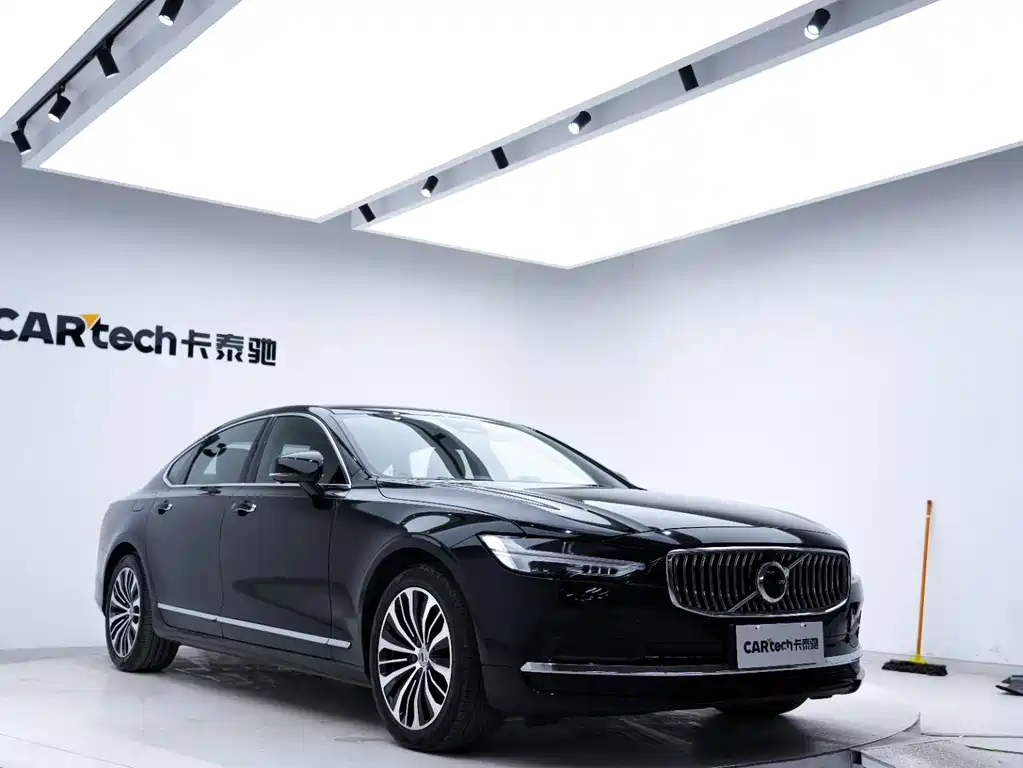 Volvo S90 2023 B5 Luxury