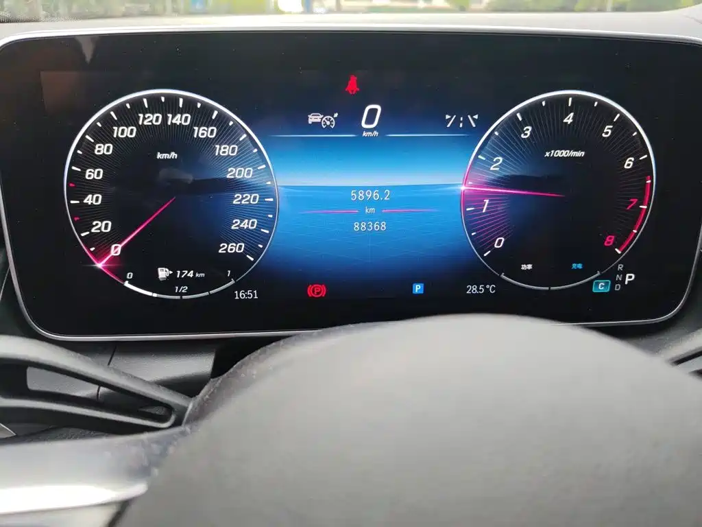 Mercedes-Benz GLC — миниатюра 9