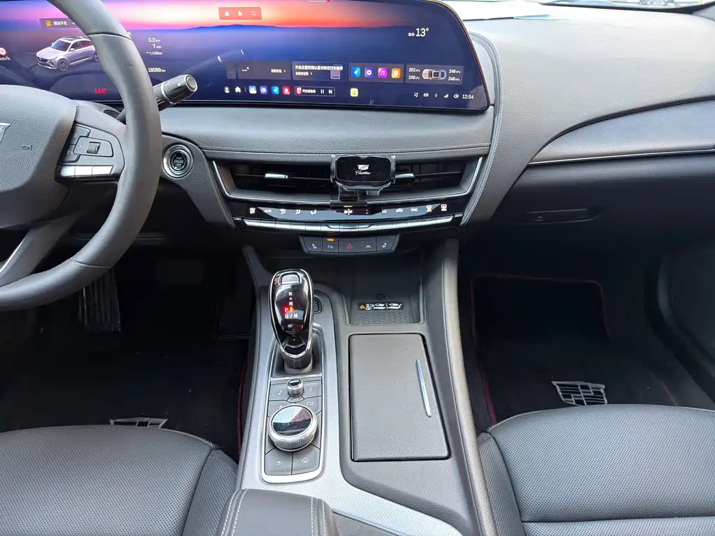 Cadillac CT5 — миниатюра 8