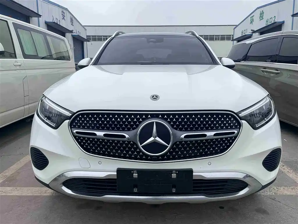 MERCEDES-BENZ GLC