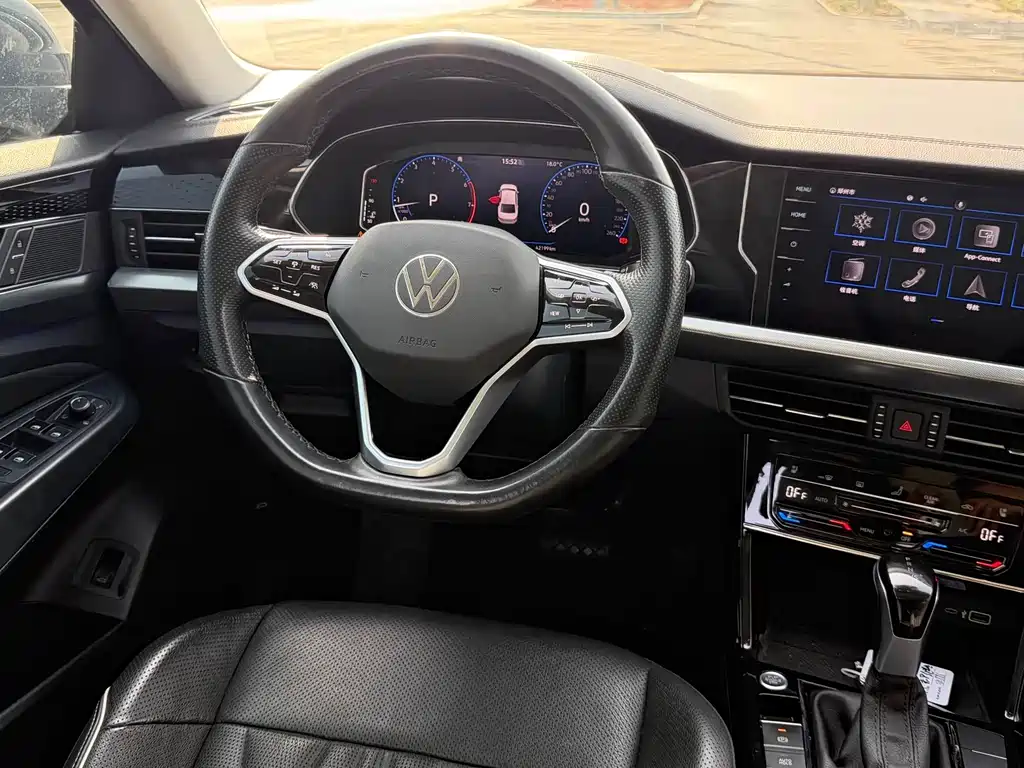 Volkswagen Passat 2022 330TSI Luxury