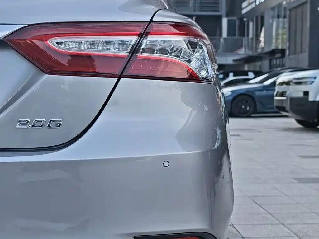 Toyota Camry — миниатюра 20