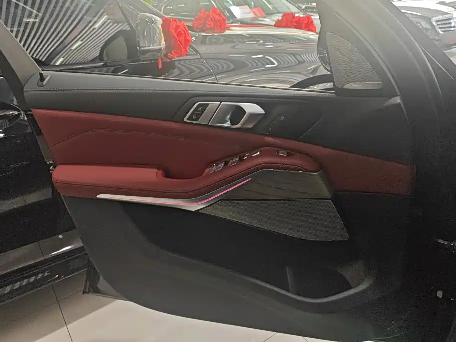BMW X5 — миниатюра 7