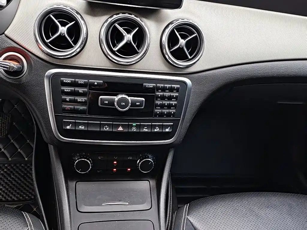 Mercedes-Benz GLA 2015 GLA 220 4MATIC Luxury