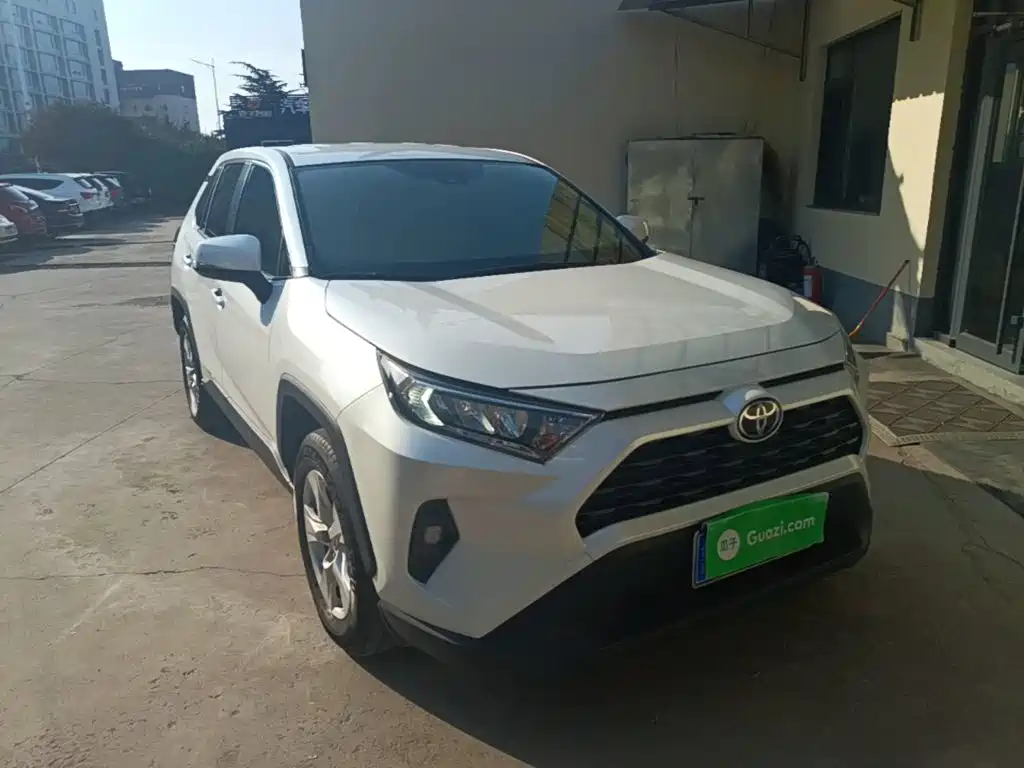 Toyota RAV4 — миниатюра 4