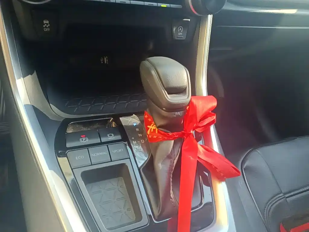 Toyota RAV4 — миниатюра 14